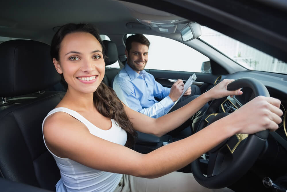 driving school mandurah taking a young female out for a learners test
